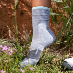 Feetures - Trail Max Cushion Mini Crew, Light Gray