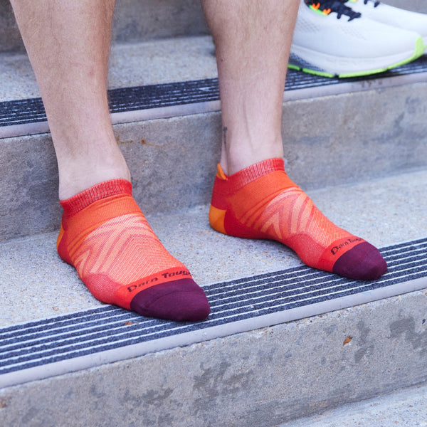Darn Tough Men's Run No Show Tab No Cushion Ultra-Lightweight Running Sock Race Red