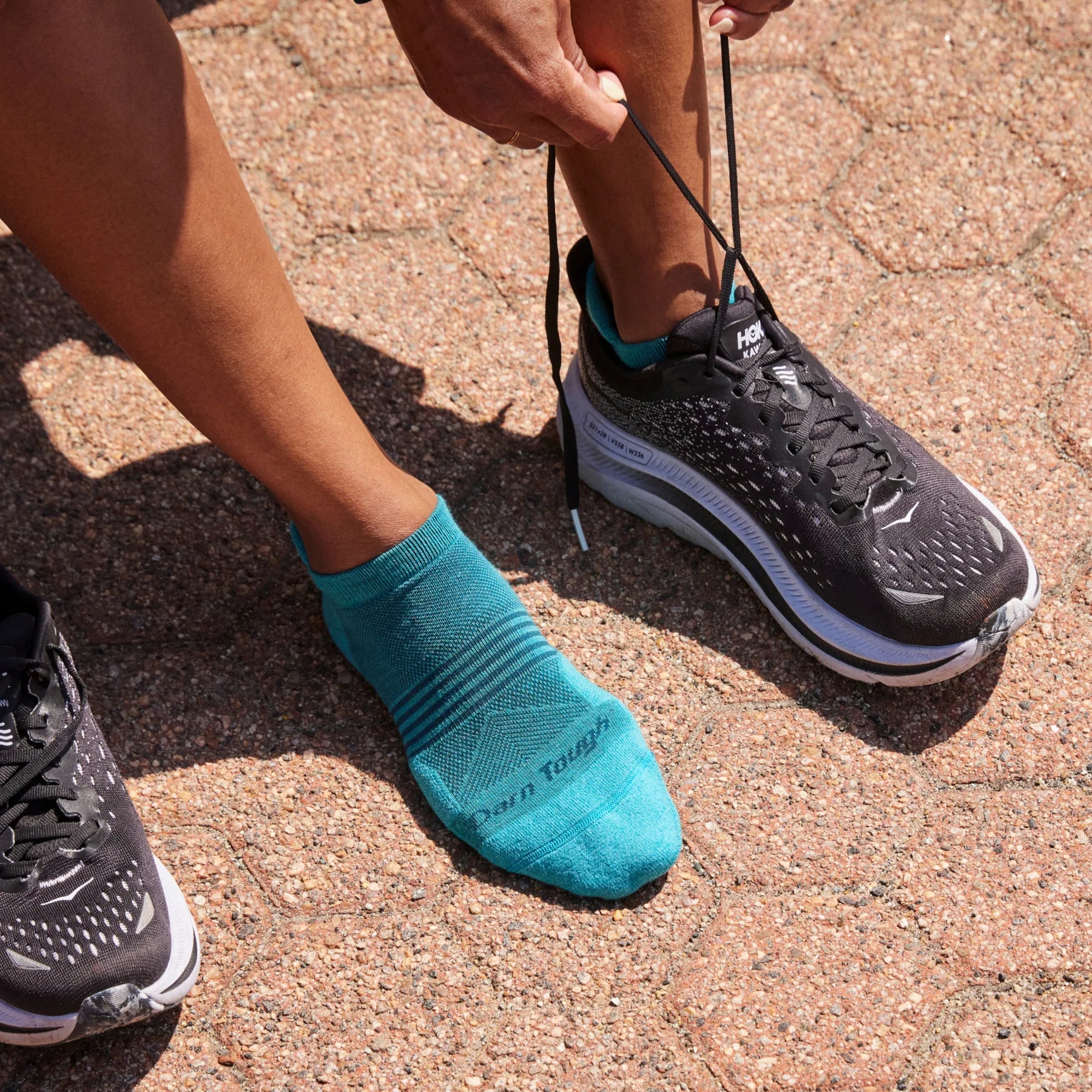 Darn Tough - Women's - Element Run No Show Sock Style #1112 - Cyan