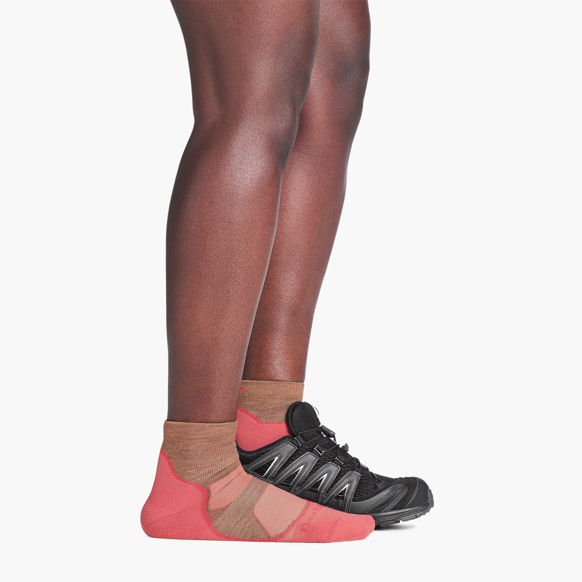 Darn Tough Women's Light Hiker Quarter Lightweight Hiking Sock Canyon