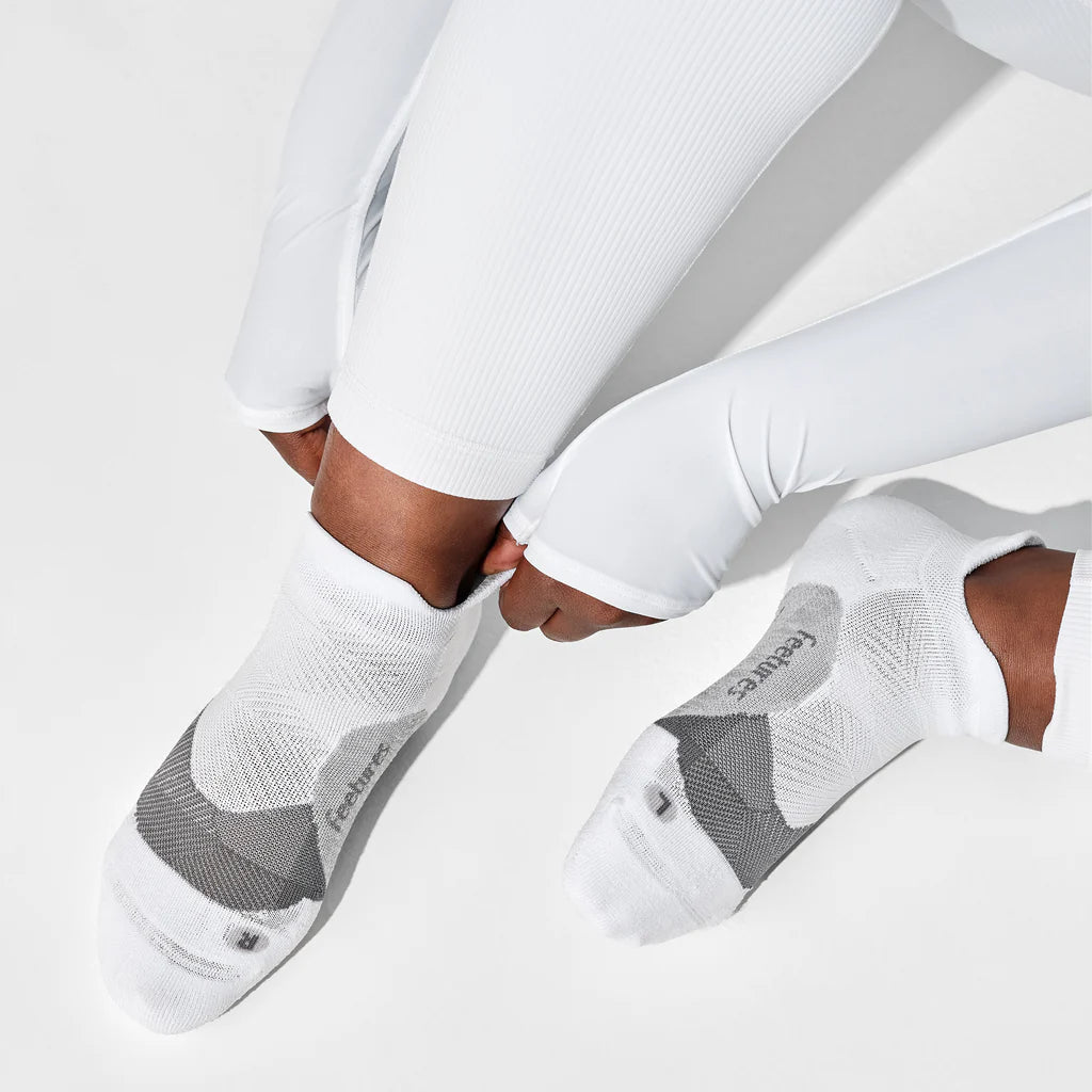 Feetures - Elite Light Cushion No Show Tab, White