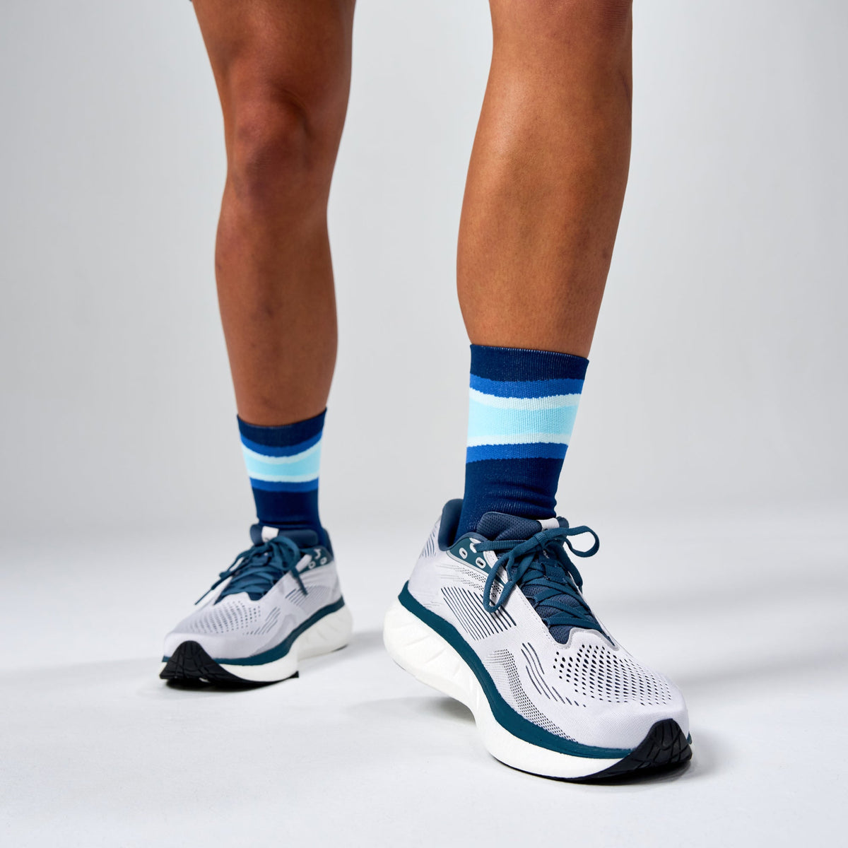 Feetures Elite Light Cushion Mini Crew Blue Bounce
