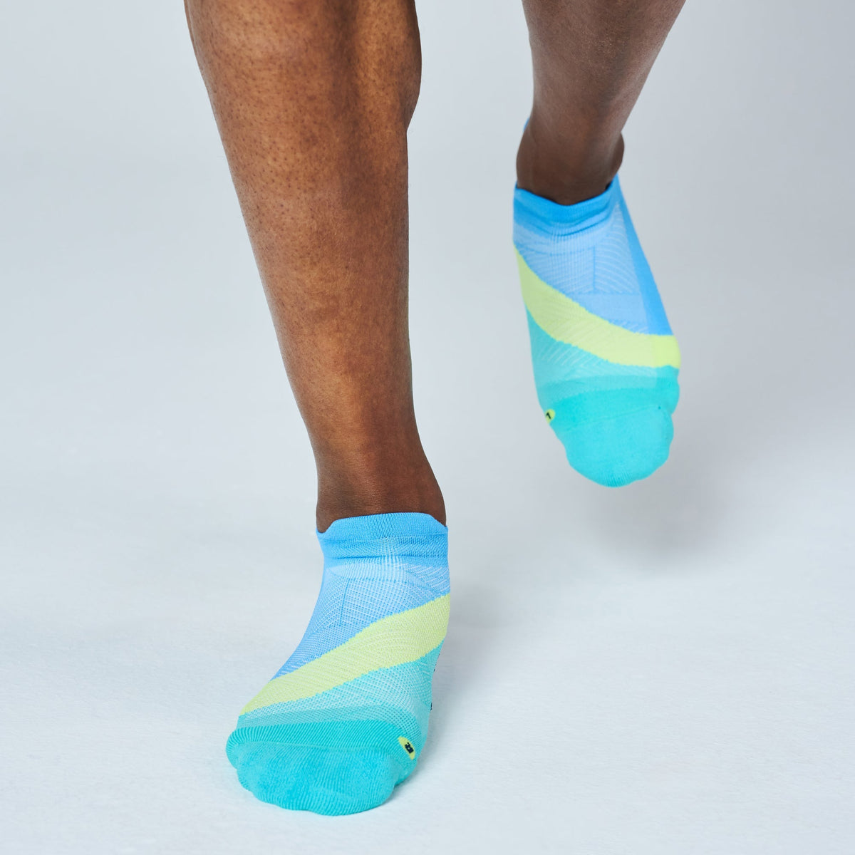 Feetures Elite Light Cushion No Show Tab Arctic Blue