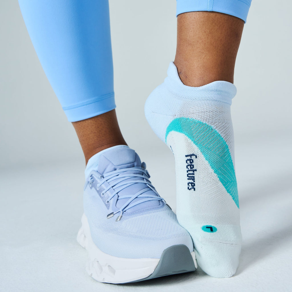 Feetures Elite Light Cushion No Show Tab Glacier Mist