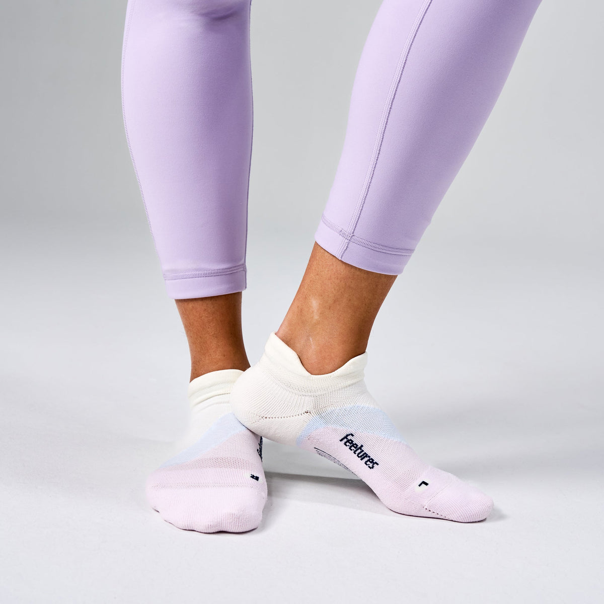 Feetures Elite Light Cushion No Show Tab Lilac Breeze