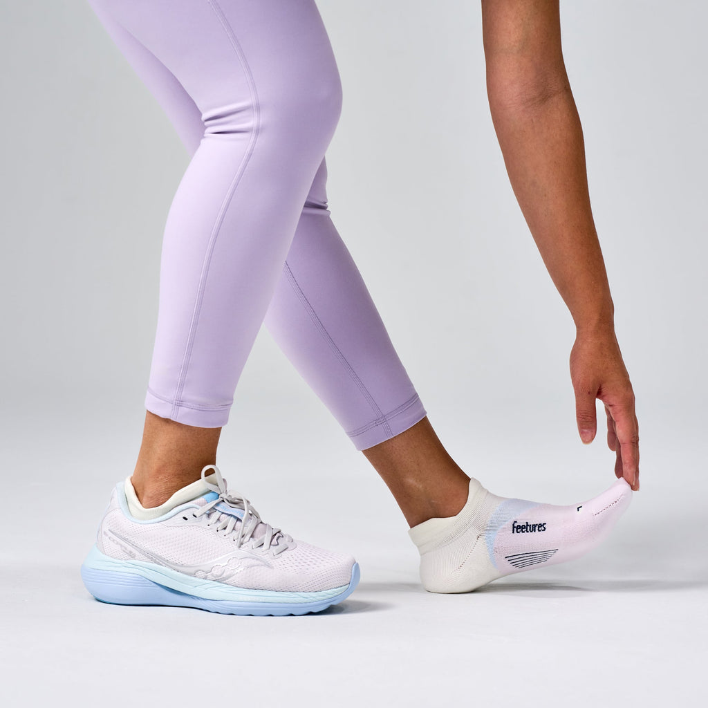 Feetures Elite Light Cushion No Show Tab Lilac Breeze