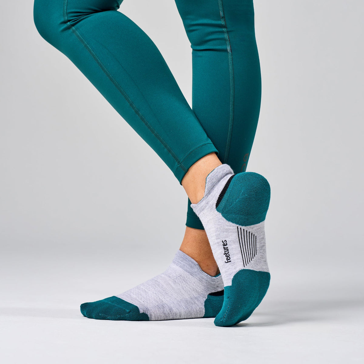 Feetures Elite Max Cushion No Show Tab Stone Ivy