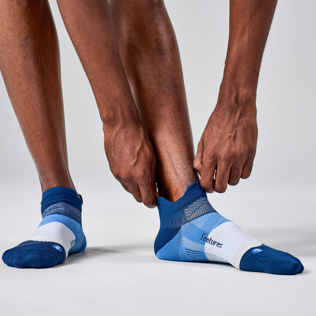 Feetures Elite Ultra Light No Show Tab Blue Wave