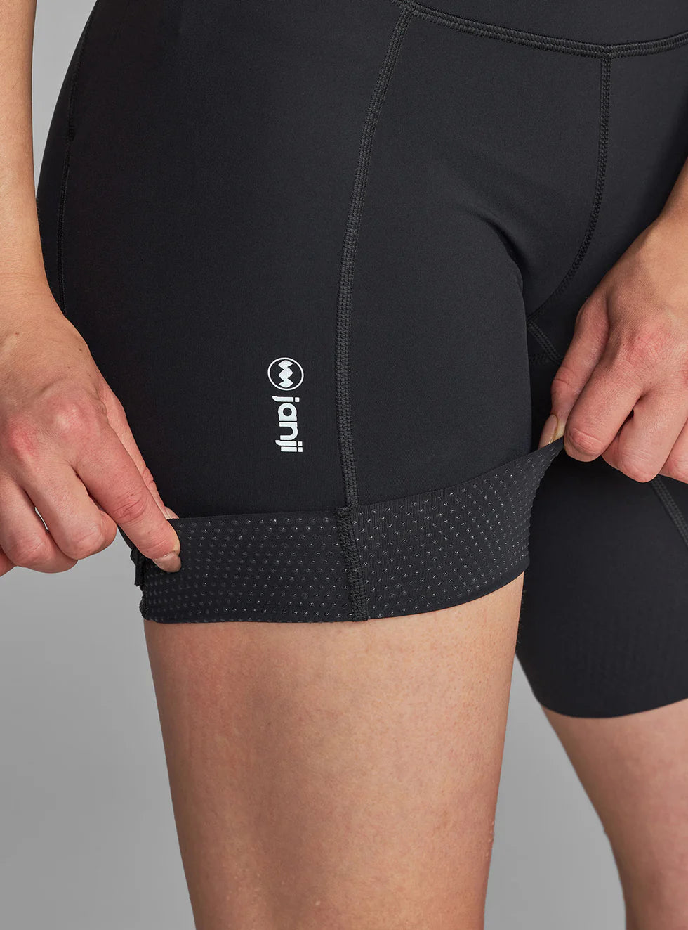 Women's - Janji 7" Pace Short - Midnight