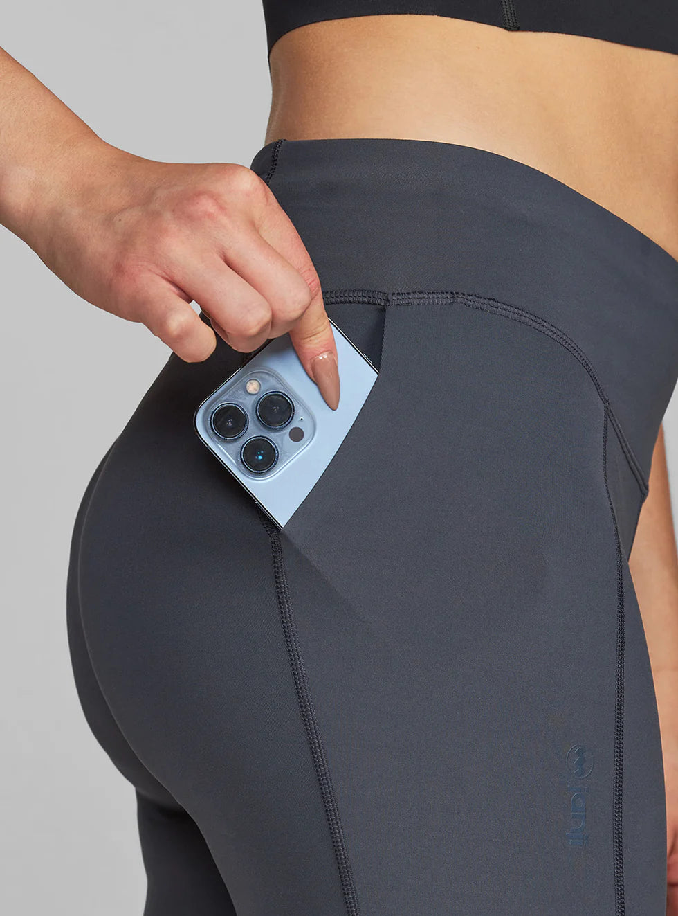 Women's - Janji 7" Pace Short - Tempest