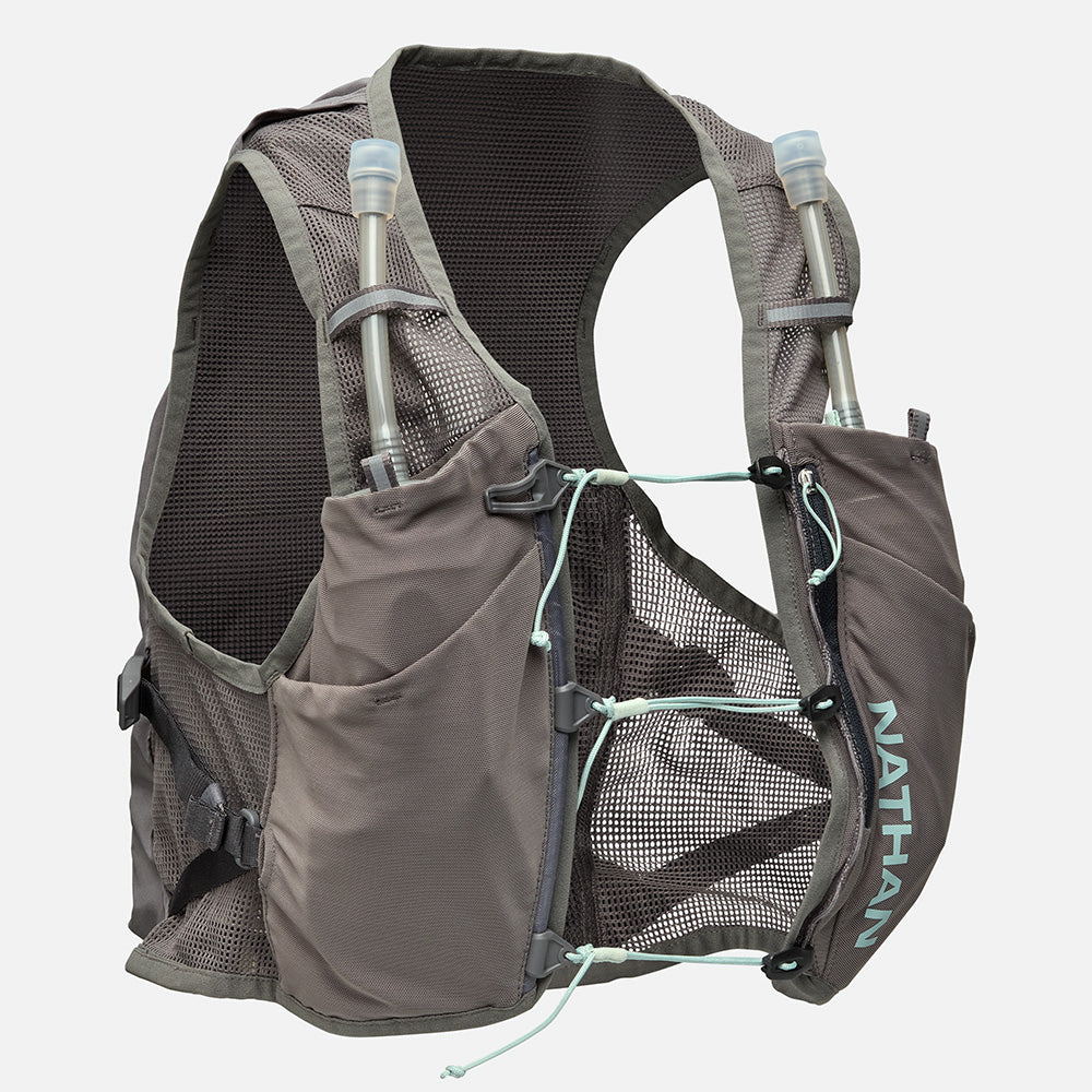Nathan Women's Pinnacle Breeze 4 Liter Hydration Race Vest Charcoal/Surf Spray
