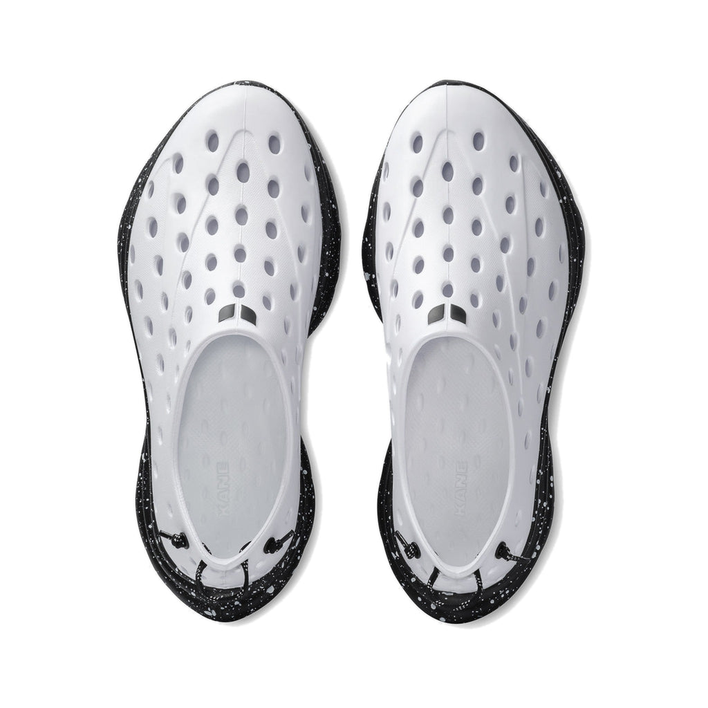 KANE Revive White-Black Speckle running shoe
