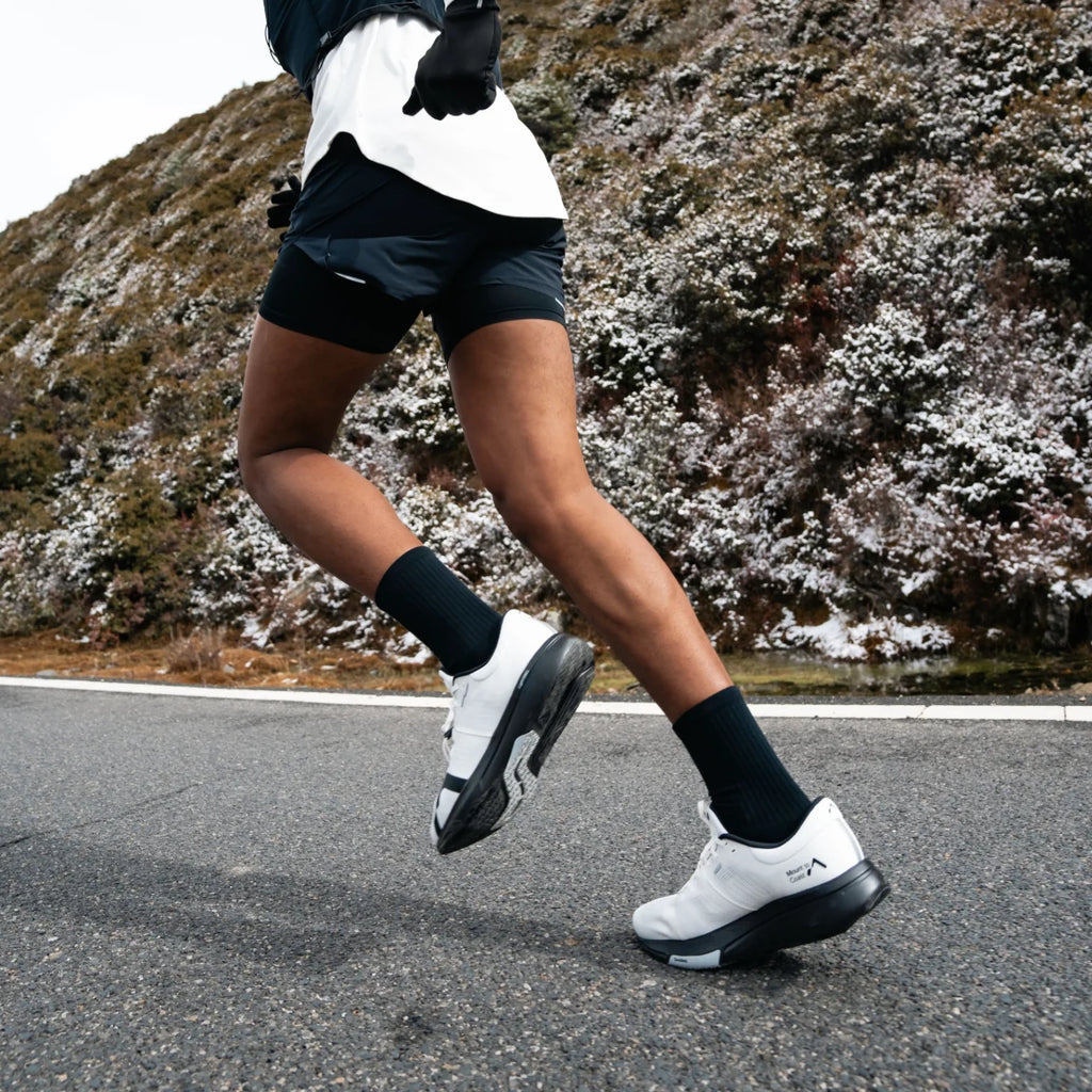 Mount to Coast Men's R1 White/Black