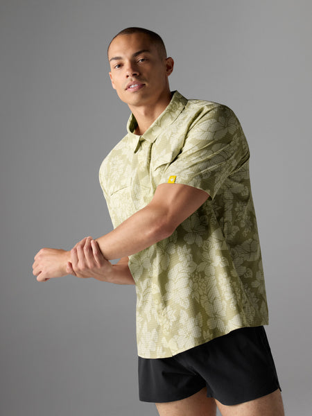 rabbit Men's High Country Relaxed SS Mojave Hibiscus